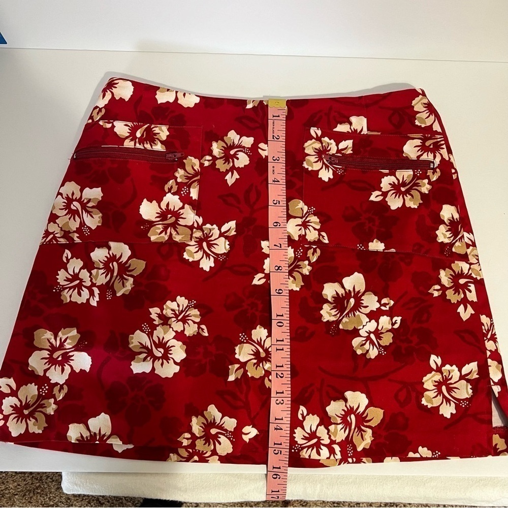 red floral skort with 2 zip front pockets by Paraphrase size 6. EUC - Picture 9 of 9